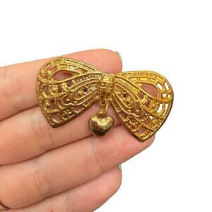 Vintage Jewelry Filigree Bow brooch with danglin heart charm ribbon pin